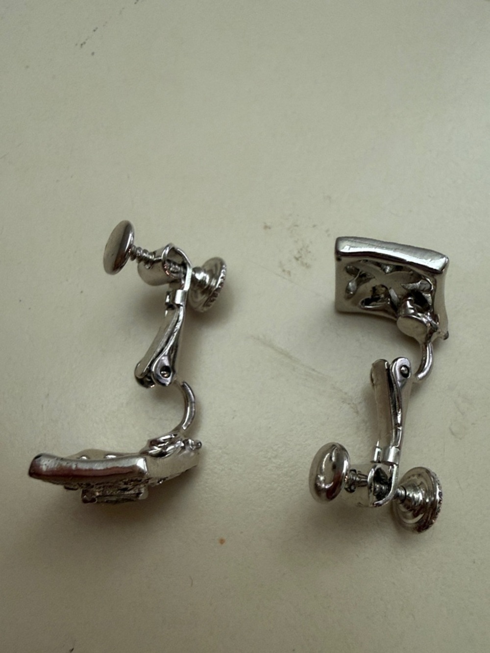 Vintage Mid Century Rhinestone Screw Back Earrings Silver Tone Geometric - Picture 2 of 3